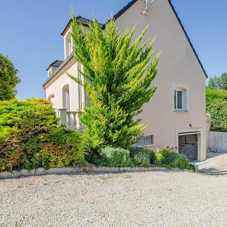 Les Lys * Saint-Julien-les-Villas