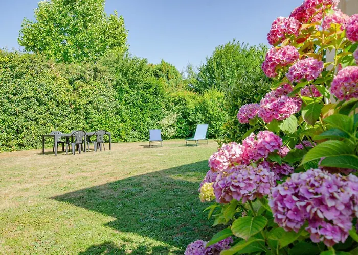 Les Lys Saint-Julien-les-Villas